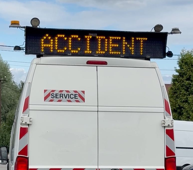 Panel Komunikatów Drogowych Wyświetlacz na auto malowanie pasów tablica LED