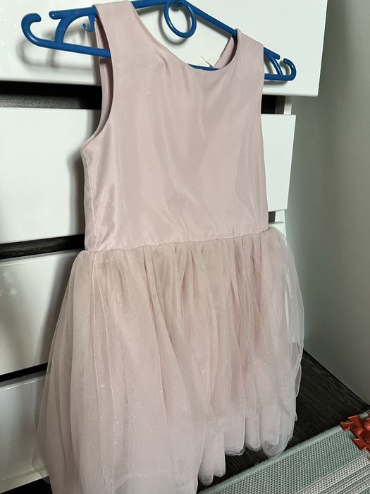 Святкові Сукні для дівчинки Burberry H&M laura Ashley 110-116