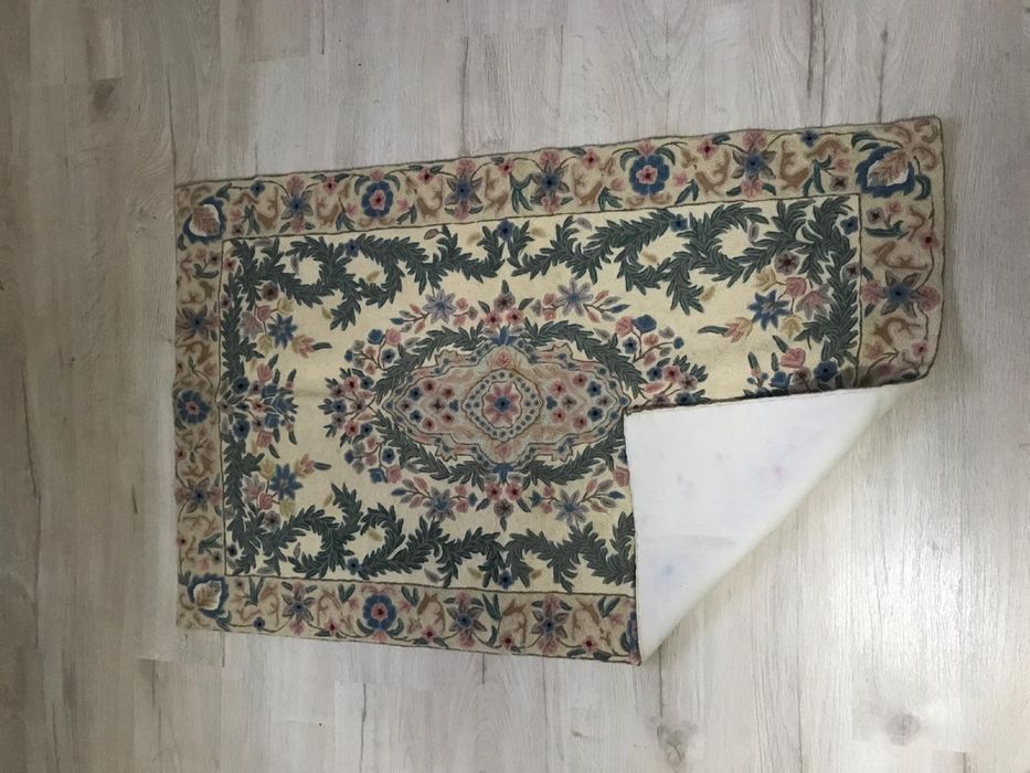 Tapete indiano bordado manualmente