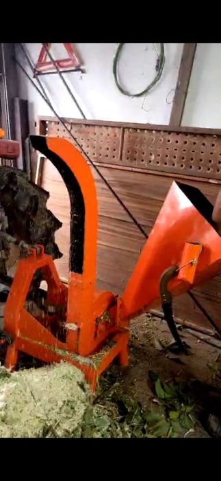 Bio Triturador ramos e lenha poda até 5cm