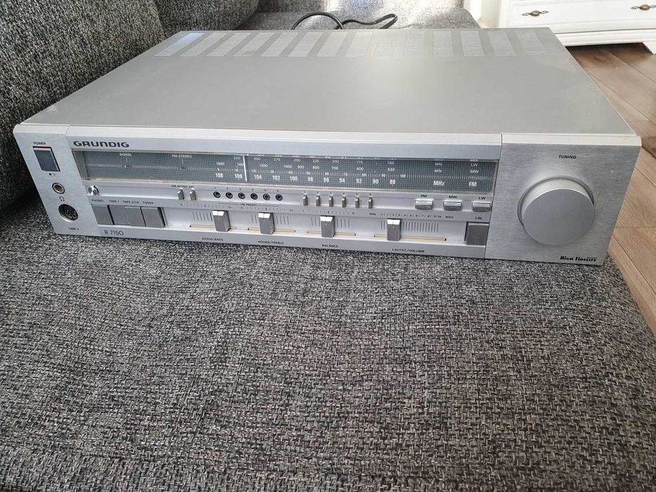 Stary zabytkowy amplituner Grundig R7150 vintage