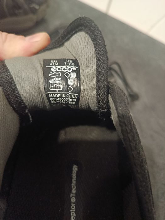 Продам кроссовки Ecco 41-42