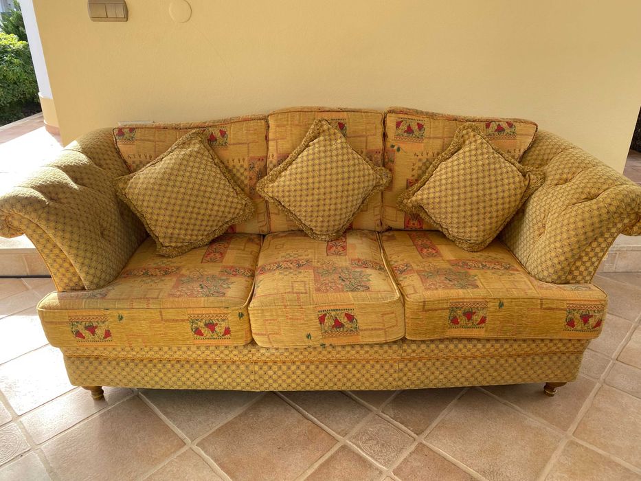 Sofá tipo poltrona Quinta do Conde • OLX Portugal