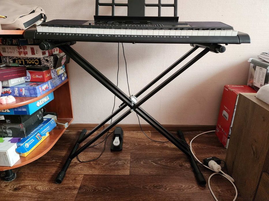 Сінтезатор Casio CT-X700