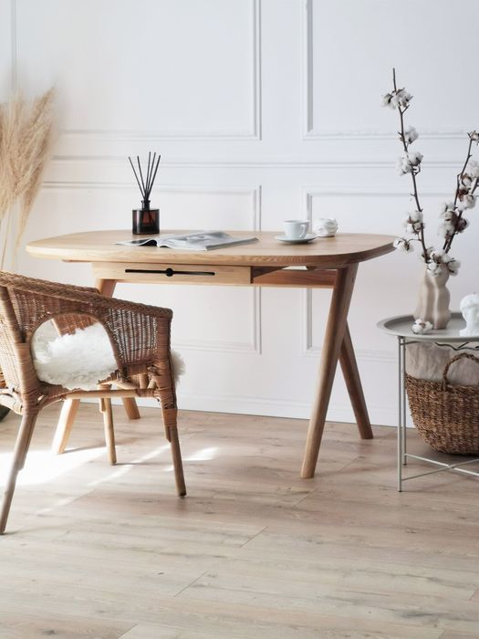 Biurko z litego drewna toaletka