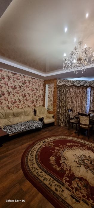 Актуально . Сучасний будинок в Херсоні . Гараж . Власний двір .