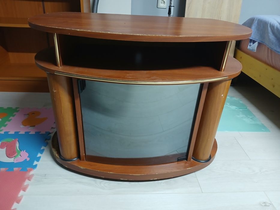 Продам тумбу под телевизор