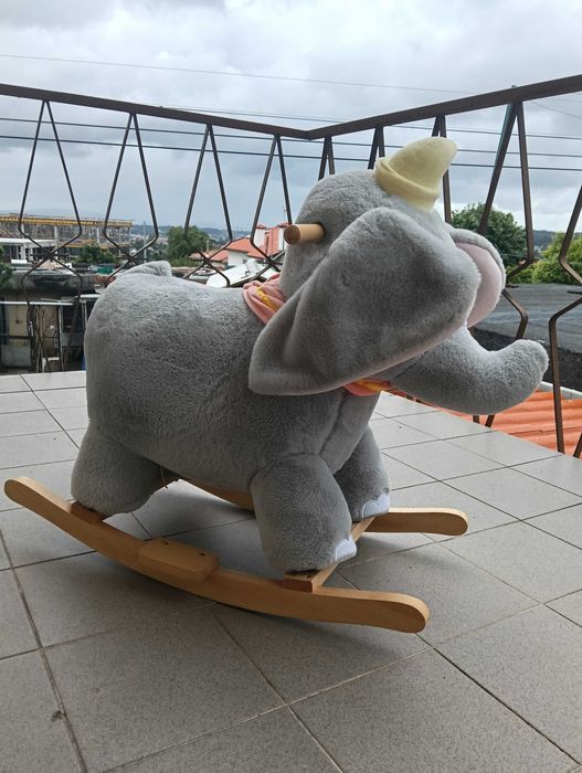 Elefante baloiço