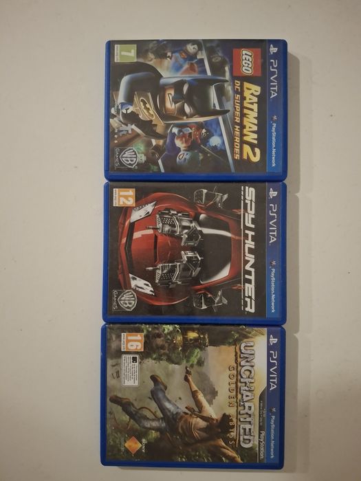 Conjunto PS Vita, 3 jogos, 2 malas para a consola e carregador