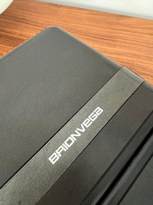 Rádio preto Brionvega cubo - vintage