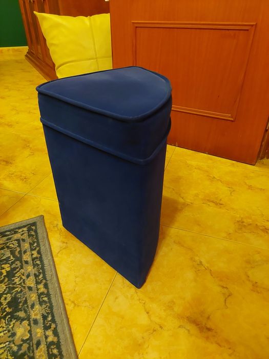 Mesa de centro com puffs