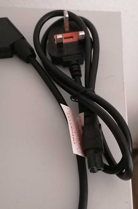 Divisor skart quintuplo mais cabos uteis, tudo por 5€