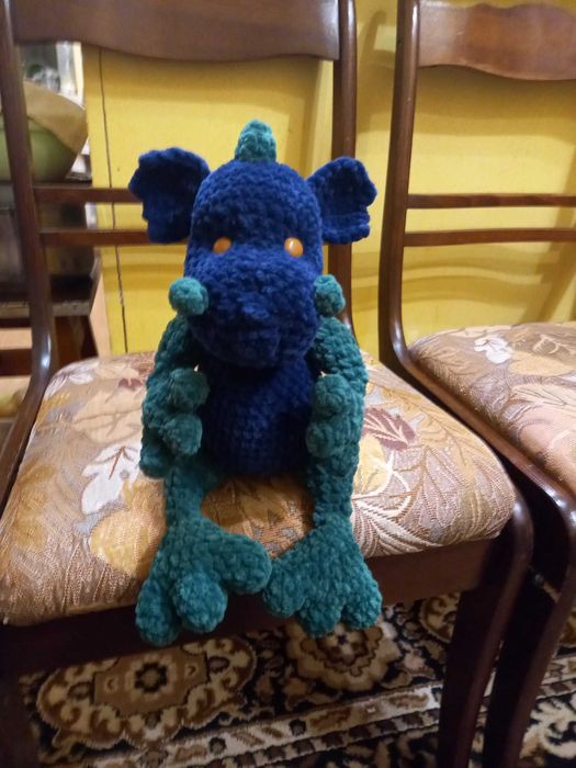 Продам игрушку вязаную