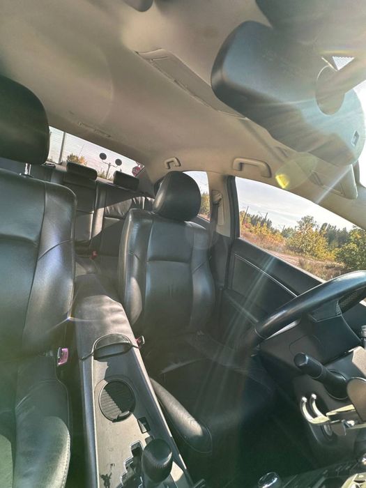 Toyota avensis 2011