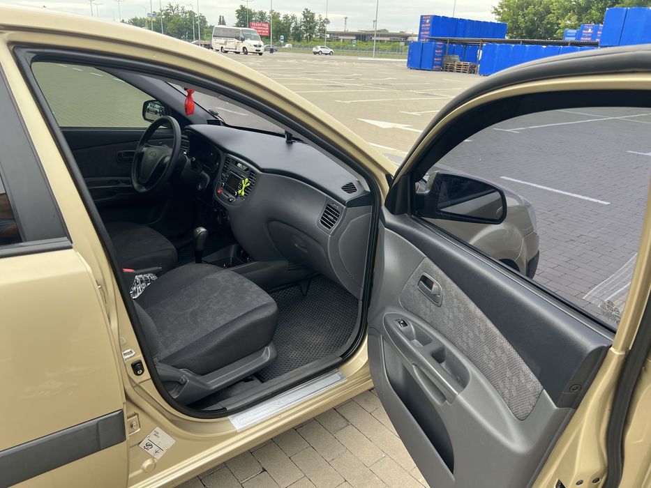 Продам KIA Rio  1,4  2008 рік, автомат