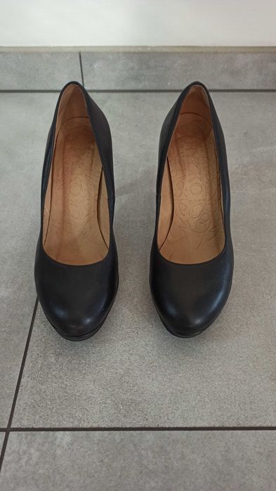 Buty damskie Ryłko na obcasie rozmiar 39