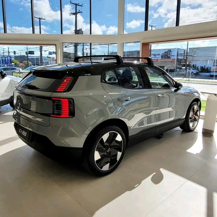 Volvo EX30 69kwh Extended Range Plus foto 4