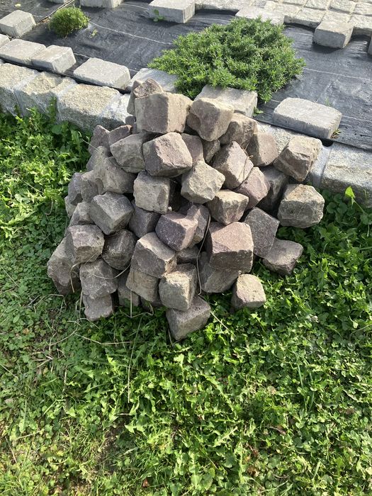 Kostka brukowa granitowa czerwona, kocie łby