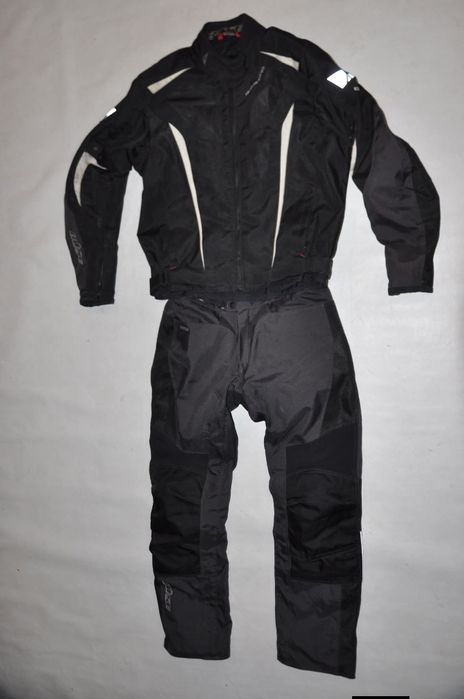 Літній мото костюм Buse 
В гарному стані без нюансів та запаху 
Повний