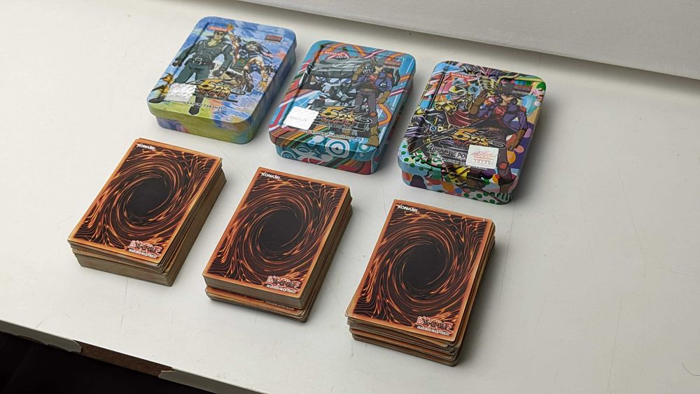 Muitas Cartas Yu-Gi-Oh