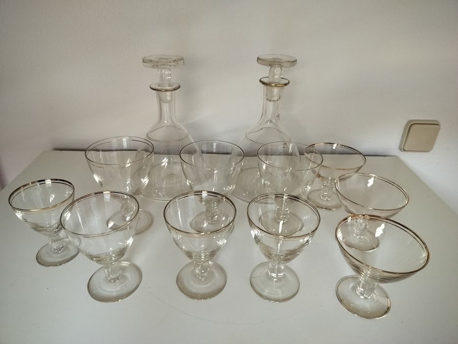 Conjunto de taças e jarra- lote 25,00