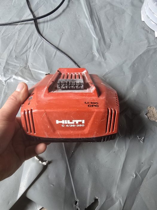 Ładowarka Hilti C 4/36-350.