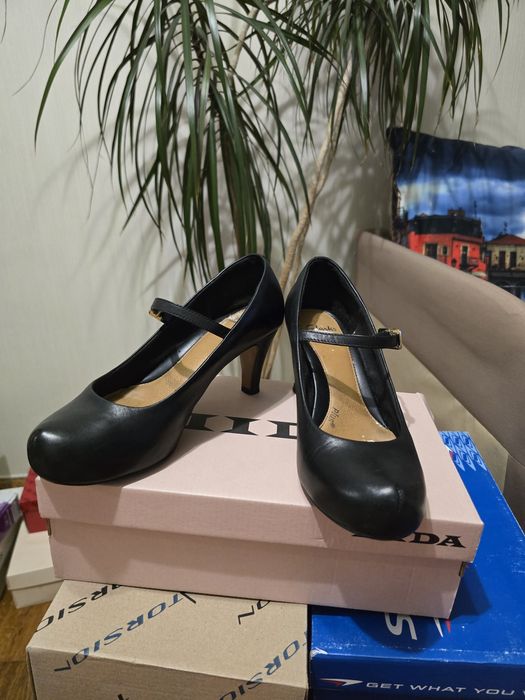 Туфлі Clarks натур шкіра 38