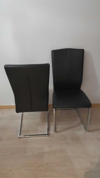 Cadeiras sala em preto