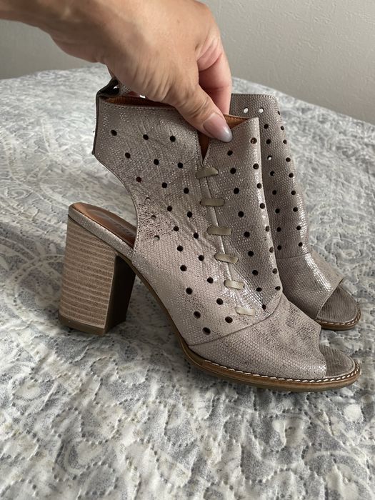 Босоножки женские, кожа