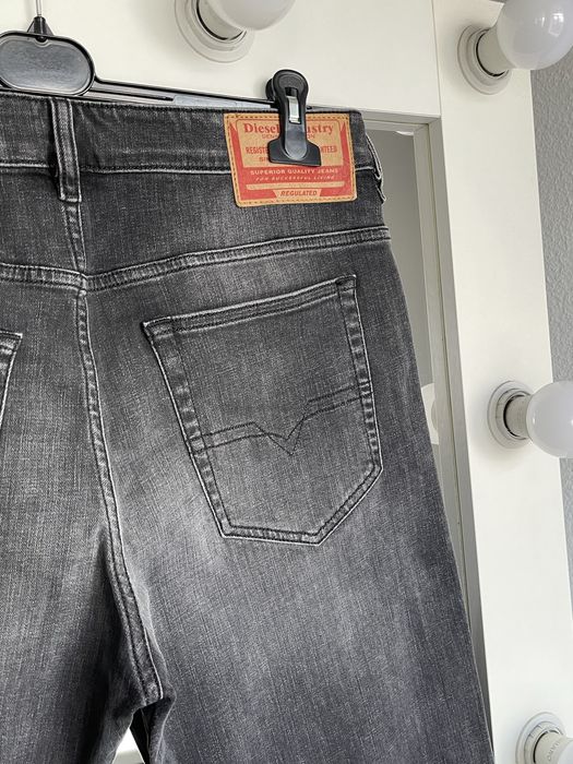 Джинси Diesel tapered fit 33x32