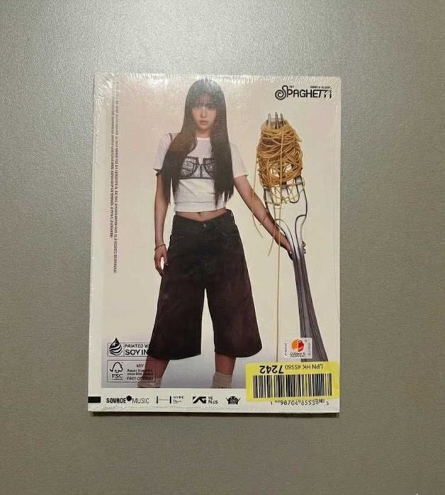 Nowy Le Sserafim Spaghetti ver. Chaewon compact album photobook