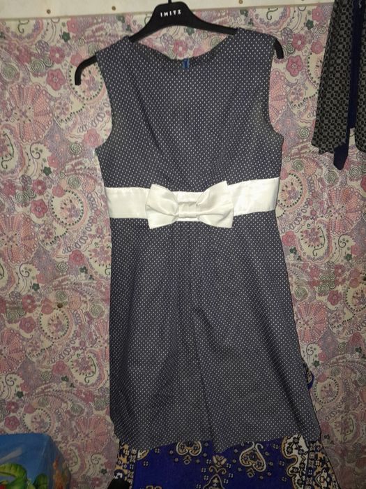 Плаття у горошок