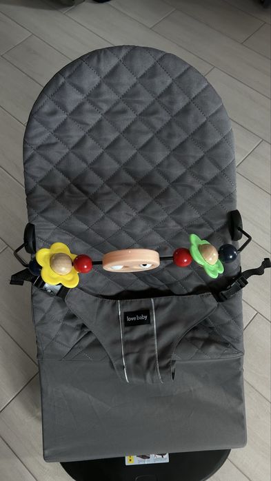 Дитячий шезлонг Love Baby крісло гойдалка сірий дуга з іграшками