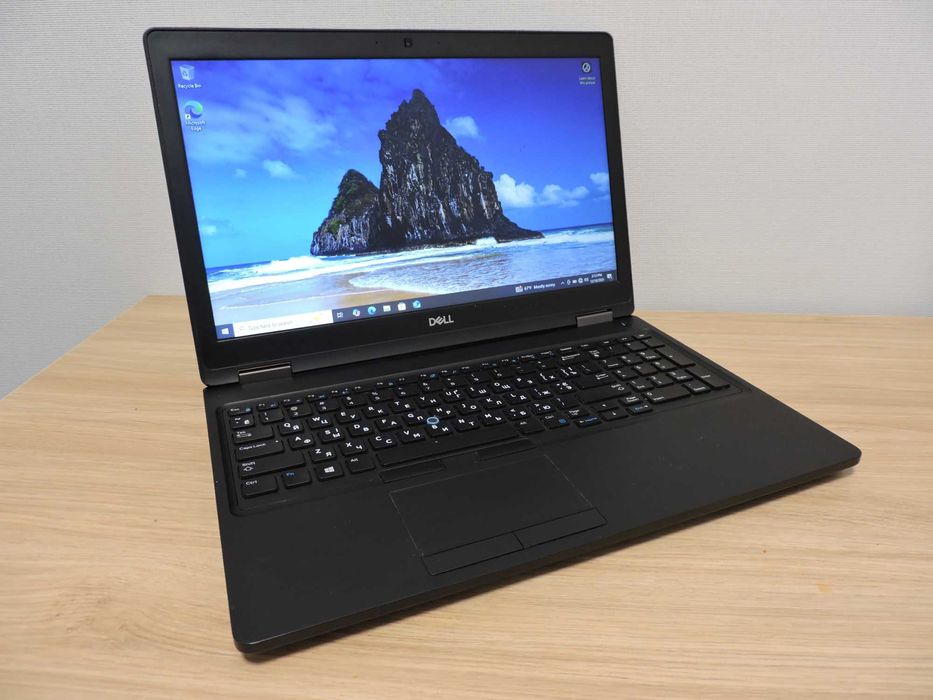 Dell Latitude 5590/15.6/i5 7300U/16GB/SSD256/UHD