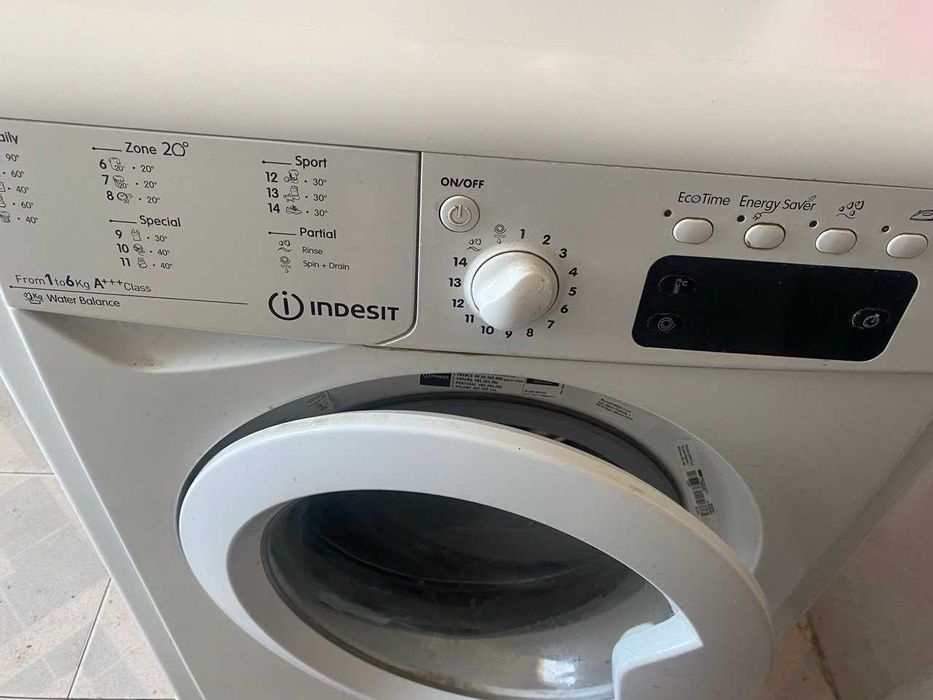 пральна машина Indesit