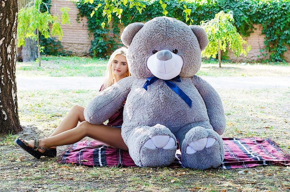 Великий плюшевий ведмедик Ветлі 200см. Двометровий плюшевий ведмідь.