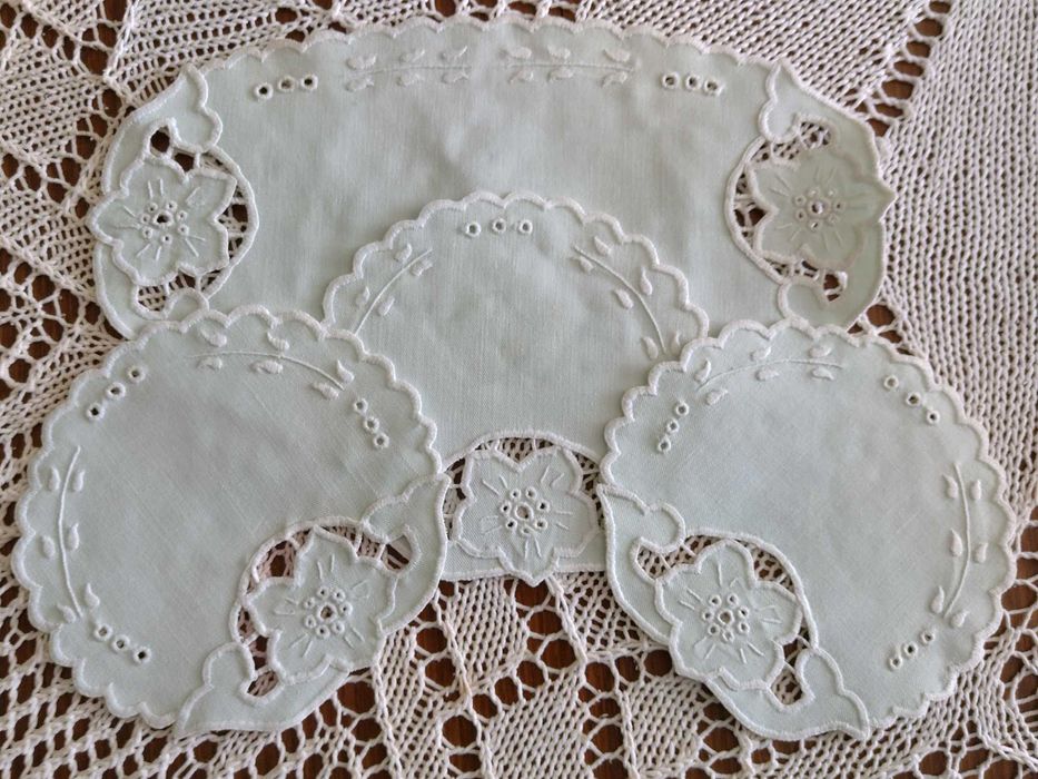 Stare Serwetki Haft ręczny - kpl 4 szt