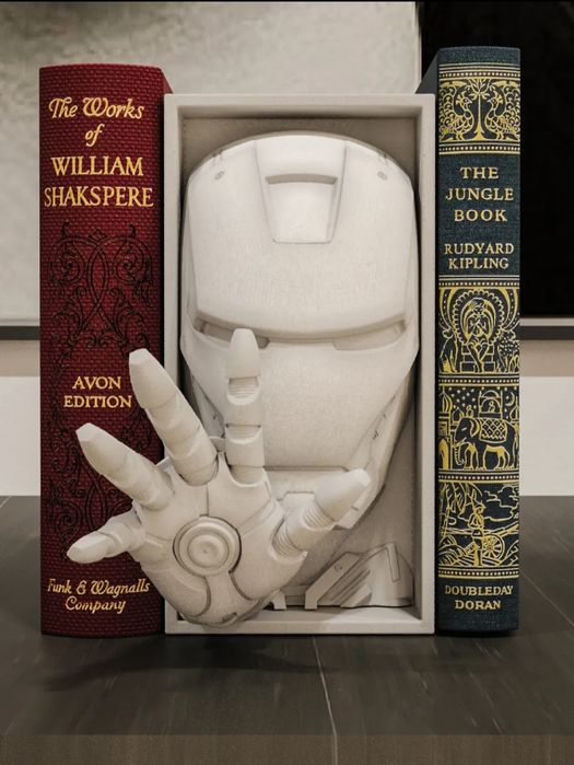 Book Nook „Iron Man”