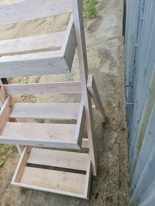 Kwietnik stojacy biały na balkon lub do ogrodu