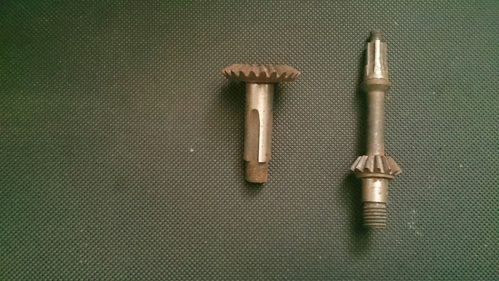 Запчастини до трансмісії редуктора бензопили "Урал"