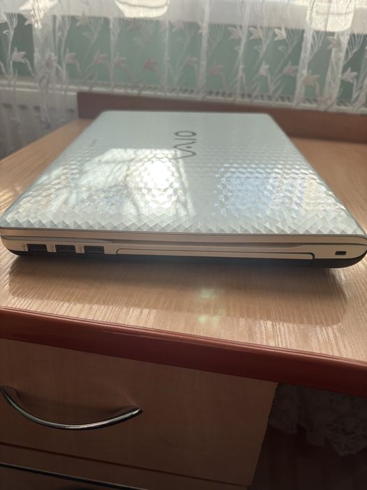 Ноутбук SONY VAIO pcg-71811v