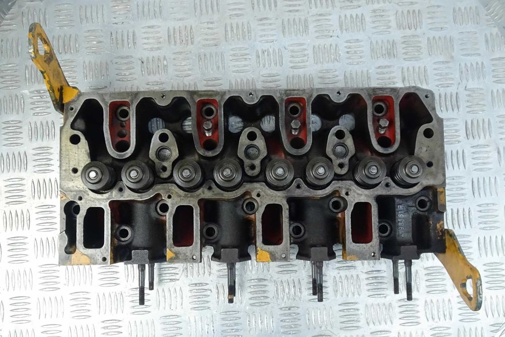 Głowica do silnika Deutz BF4M1012. Cylinder head Deutz BF4M1012