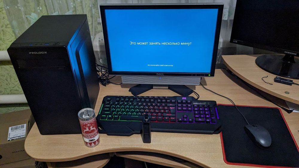 Продам монитор Dell с саундбаром