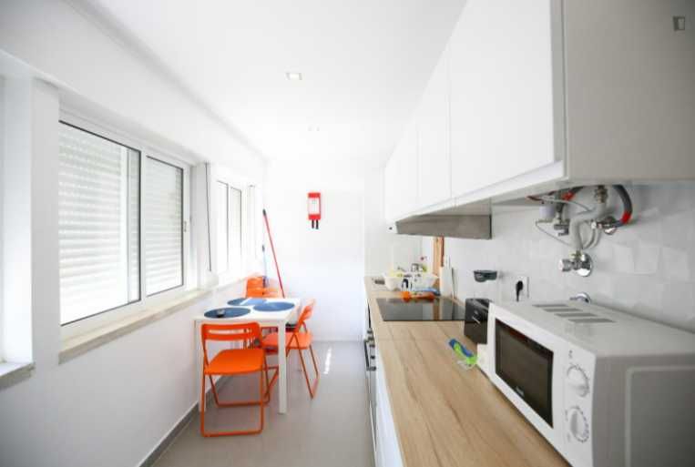Quarto - Bairro de Santos (junto à cidade universitária)