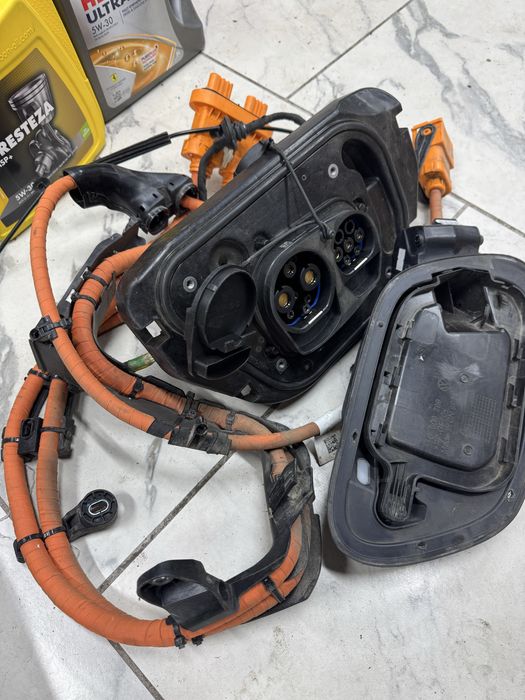 Продам зарядний порт ID4