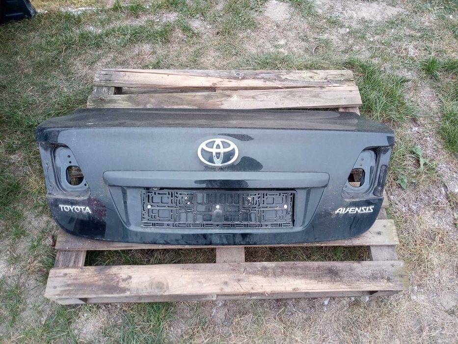 toyota AVENSIS T27 09-12 klapa tył sedan kolor 209 czarna kamera