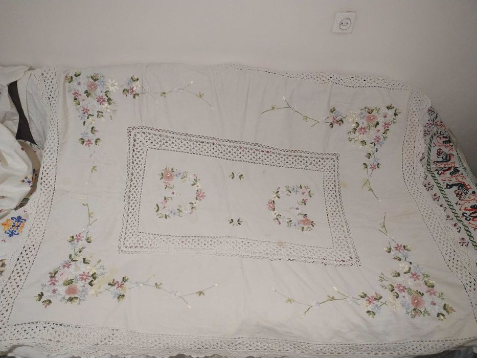 Скатертина вишита 2 шт 1 лотом