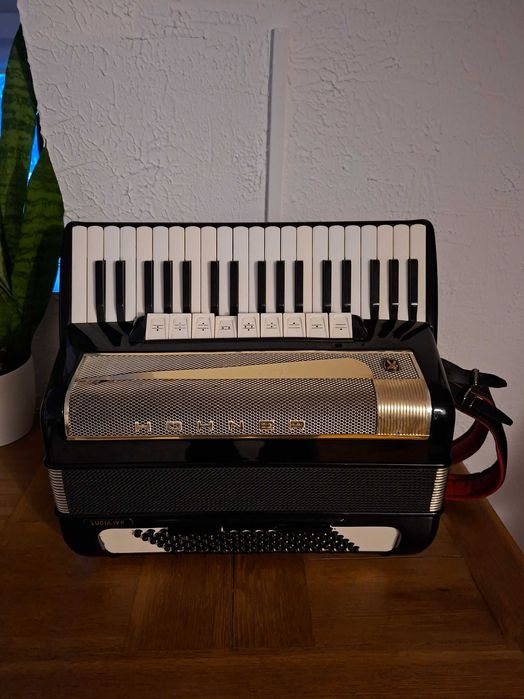 Hohner lucia IV P 96 basów