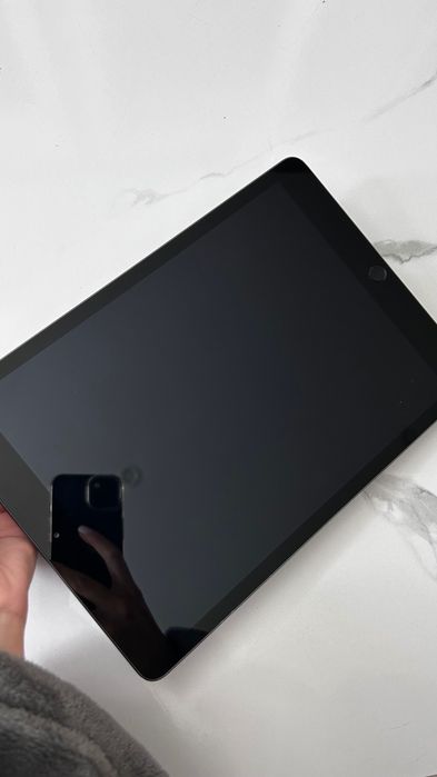 Продаю Apple iPad 7