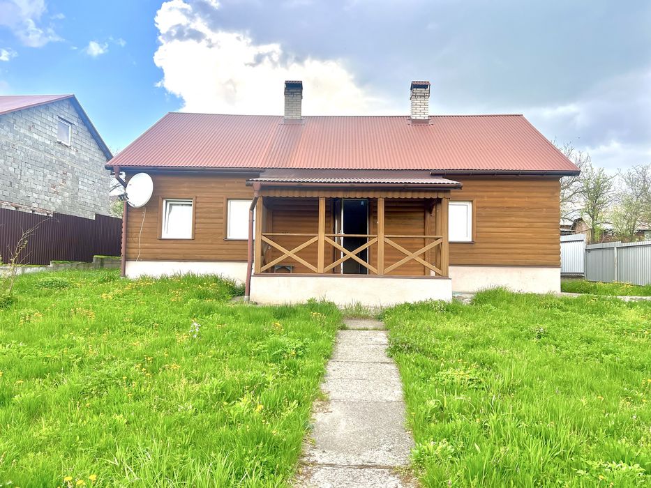 Хата,гараж,сауна,озеро,літня кухня,стайня,